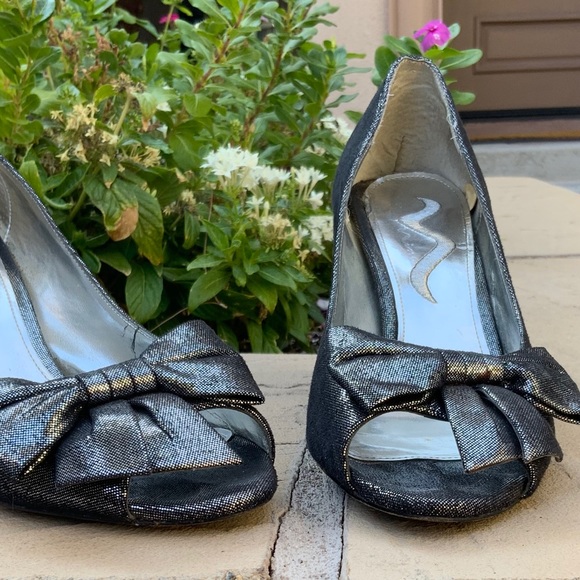 Nina Shoes - Nina Black & Silver Peep Toe Bow Heels 🖤
